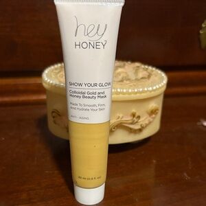 Hey Honey Show Your Glow Colloidal Gold Beauty Mask